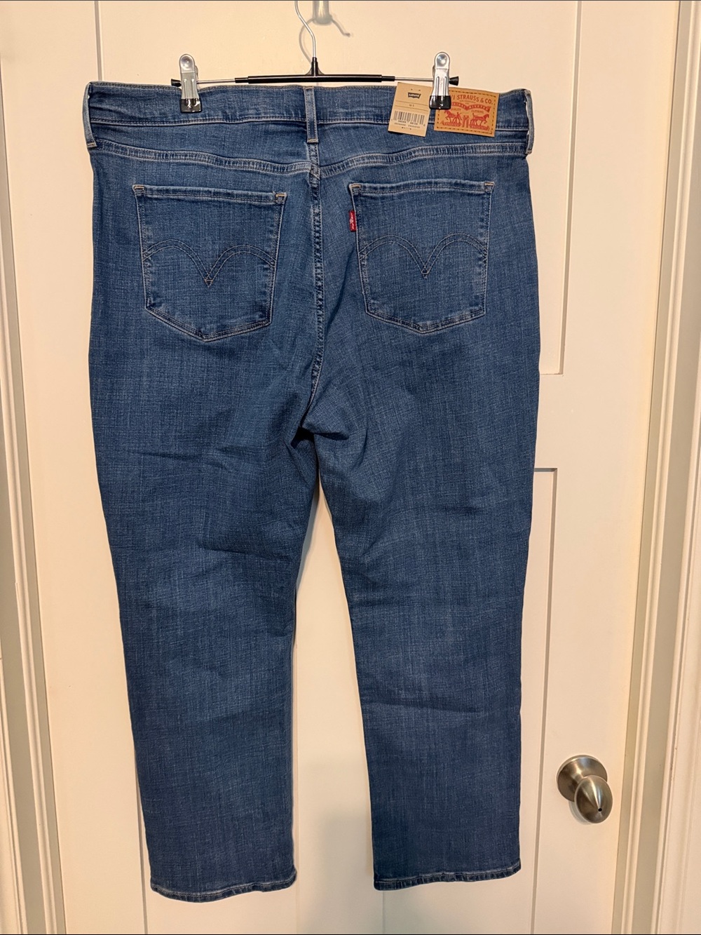 Levi's NWT Women's Straight Leg Jeans in Medium Blue Size 33 or 16S - Picture 7 of 10